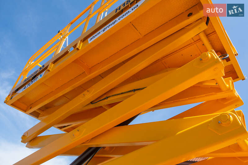 Ножничный подъемник Haulotte H 2008 в Житомире