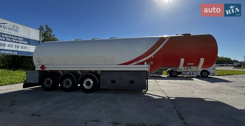 Цистерна полуприцеп Hendricks Goch 2003 в Львове