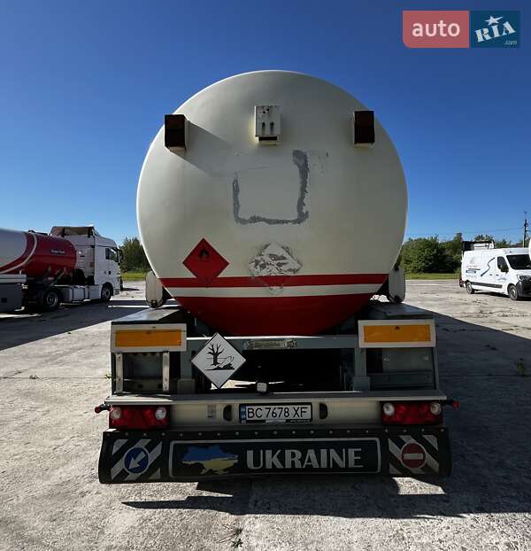 Цистерна полуприцеп Hendricks Goch 2003 в Львове