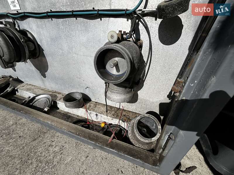 Цистерна полуприцеп Hendricks Goch 2003 в Львове