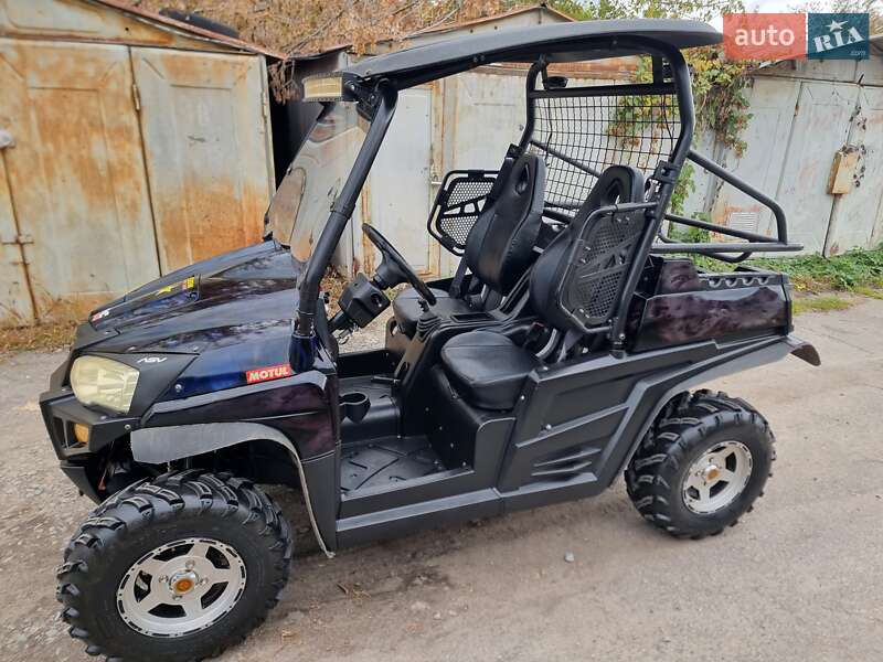 Квадроцикл  утилитарный Hisun UTV 2013 в Киеве