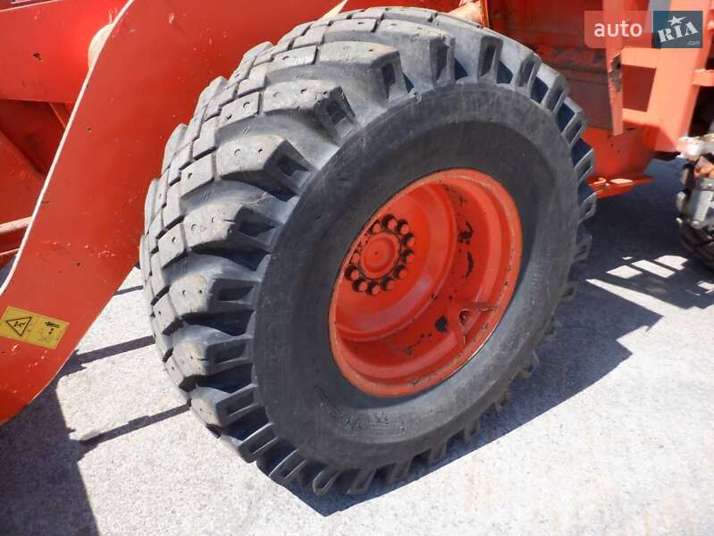 Фронтальні навантажувачі Hitachi LX 2005 в Одесі