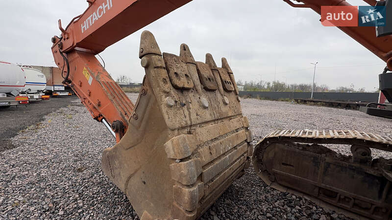 Гусеничный экскаватор Hitachi ZAXIS 2015 в Киеве