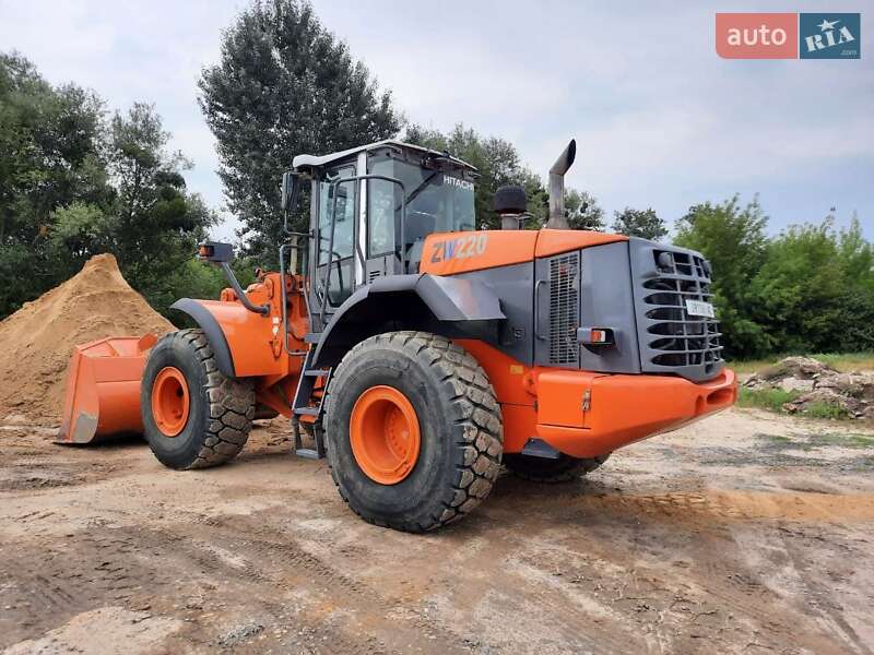Фронтальный погрузчик Hitachi ZW 2006 в Луцке