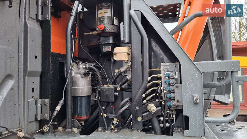 Колісний екскаватор Hitachi ZX 210LC-5B 2010 в Одесі фото 11 Колісний екскаватор Hitachi ZX 210LC-5B 2010 в Одесі
