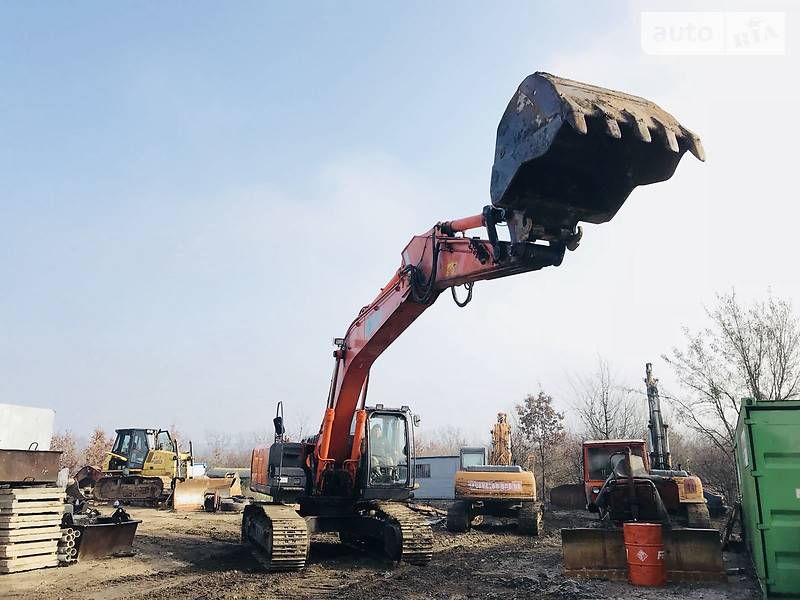 Гусеничный экскаватор Hitachi ZX 2006 в Киеве