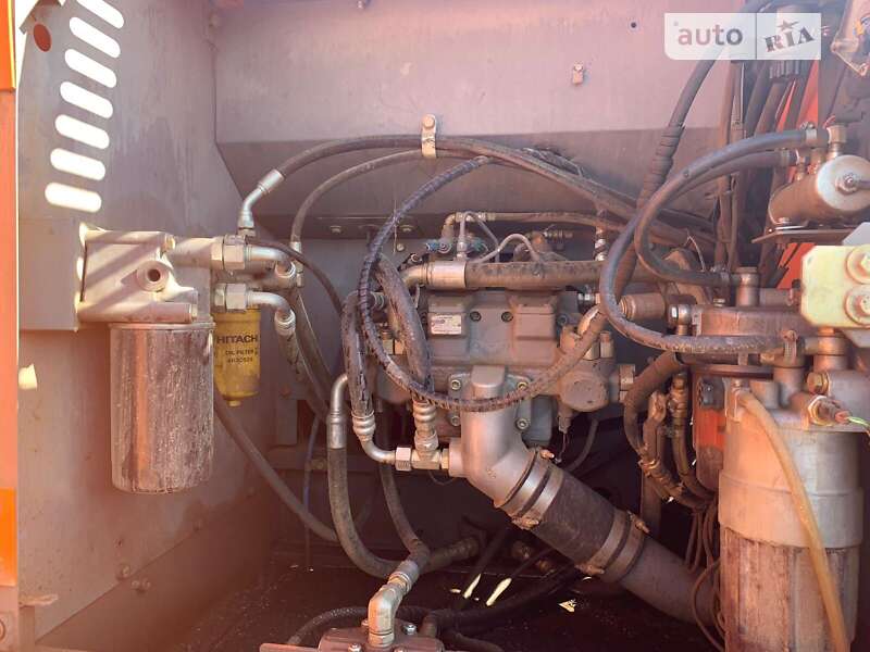 Гусеничный экскаватор Hitachi ZX 2011 в Киеве