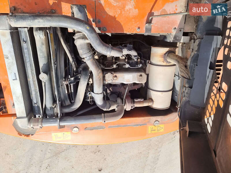 Колесный экскаватор Hitachi ZX 2005 в Одессе