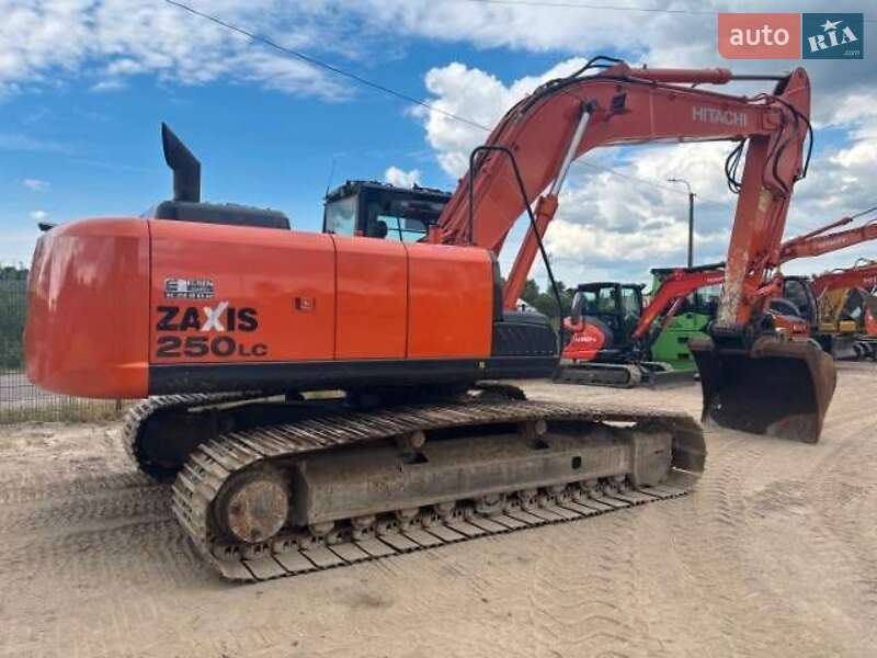Гусеничный экскаватор Hitachi ZX 2014 в Киеве