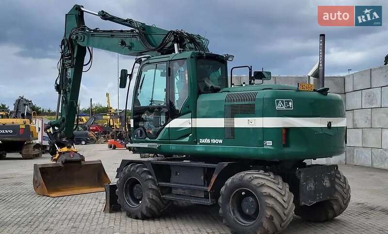Колісний екскаватор Hitachi ZX 2015 в Києві