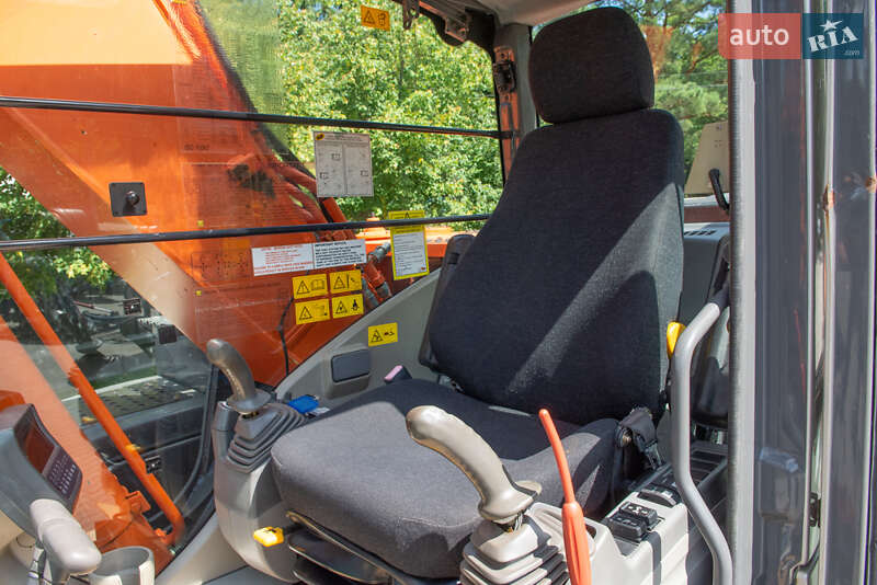 Гусеничный экскаватор Hitachi ZX 2008 в Житомире фото 19 Гусеничный экскаватор Hitachi ZX 2008 в Житомире