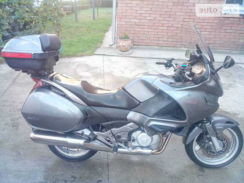 Мотоцикл Спорт-туризм Honda  2006 в 