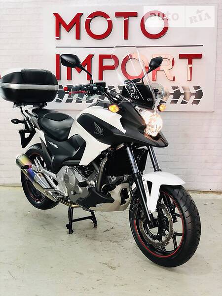 Мотоцикл Спорт-туризм Honda  2015 в 