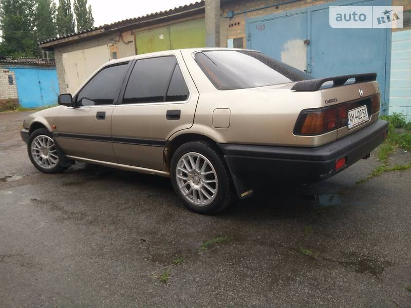 Седан Honda Accord 1987 в Житомире