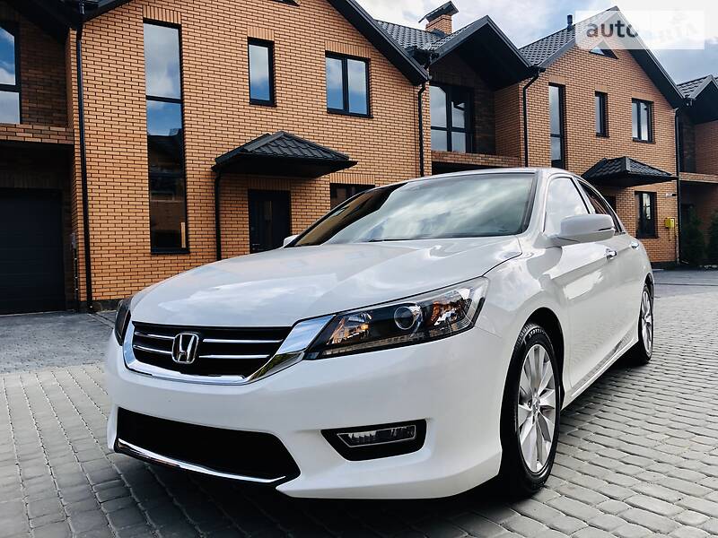 Седан Honda Accord 2013 в Киеве