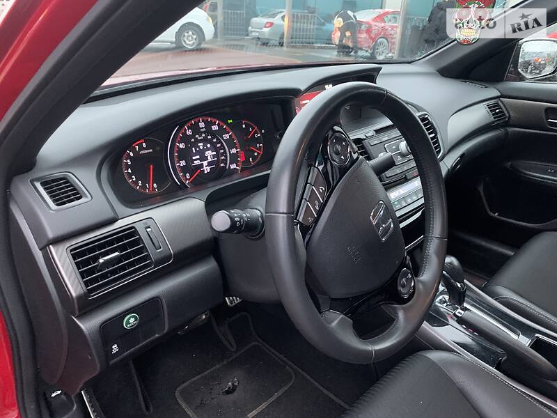 Седан Honda Accord 2016 в Києві