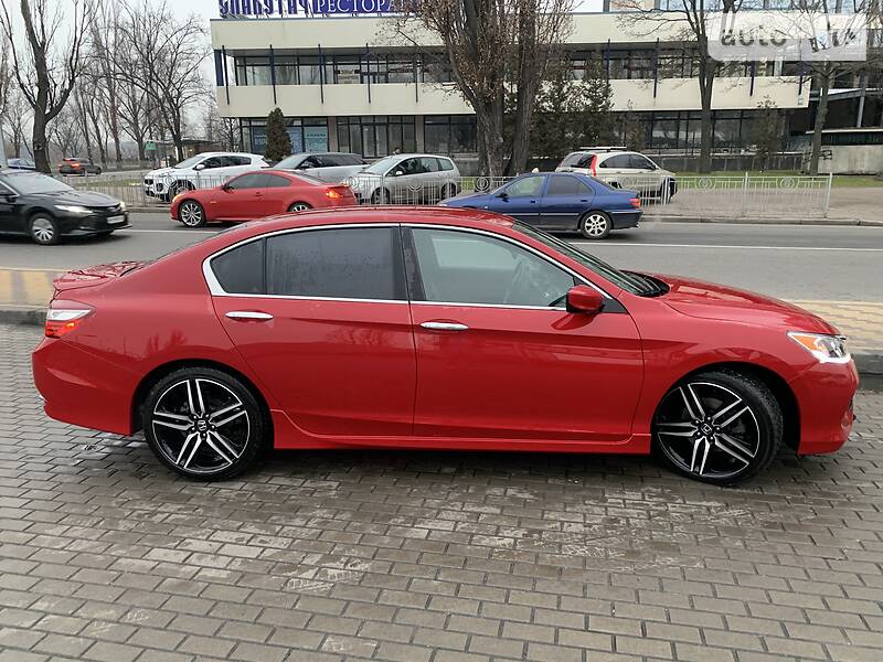 Седан Honda Accord 2016 в Києві
