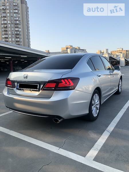 Седан Honda Accord 2013 в Києві