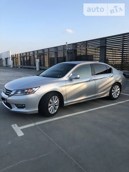 Седан Honda Accord 2013 в Києві