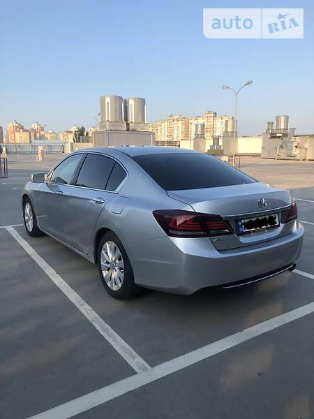 Седан Honda Accord 2013 в Києві