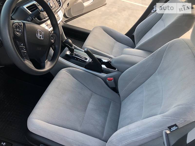 Седан Honda Accord 2013 в Києві