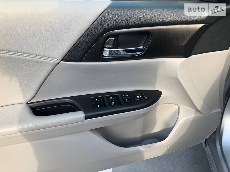 Седан Honda Accord 2013 в Києві