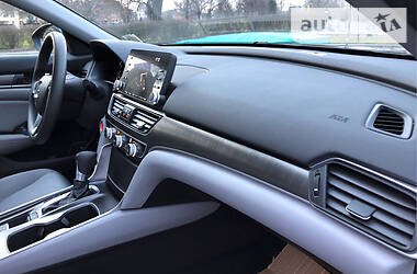 Седан Honda Accord 2018 в 