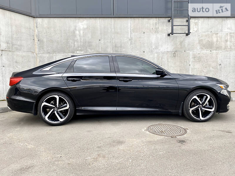 Седан Honda Accord 2018 в Києві
