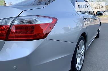 Седан Honda Accord 2013 в 