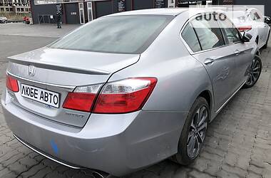 Седан Honda Accord 2015 в 