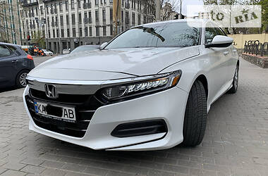 Седан Honda Accord 2017 в Киеве