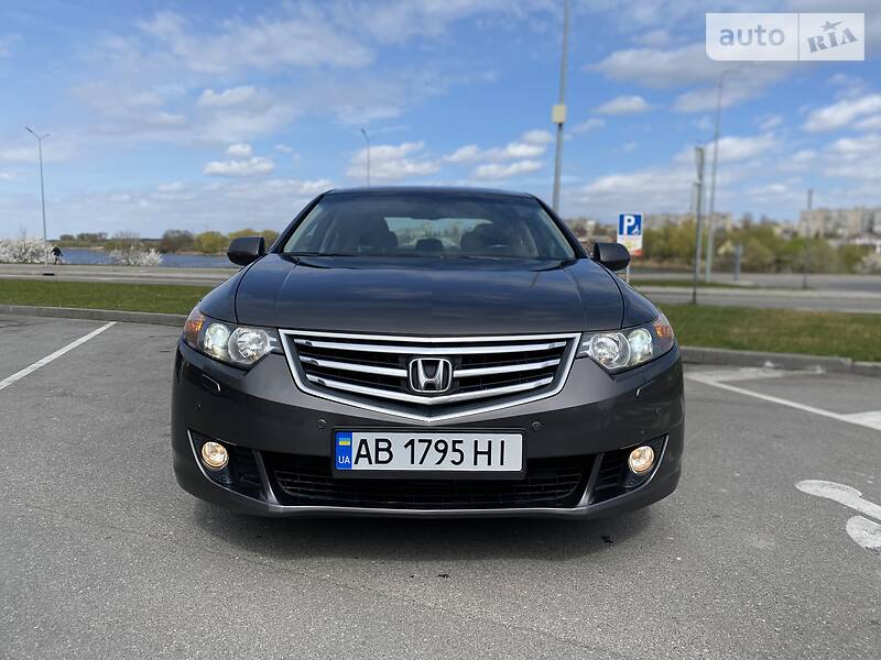 Седан Honda Accord 2010 в 