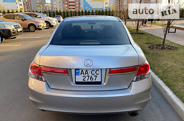 Седан Honda Accord 2010 в 