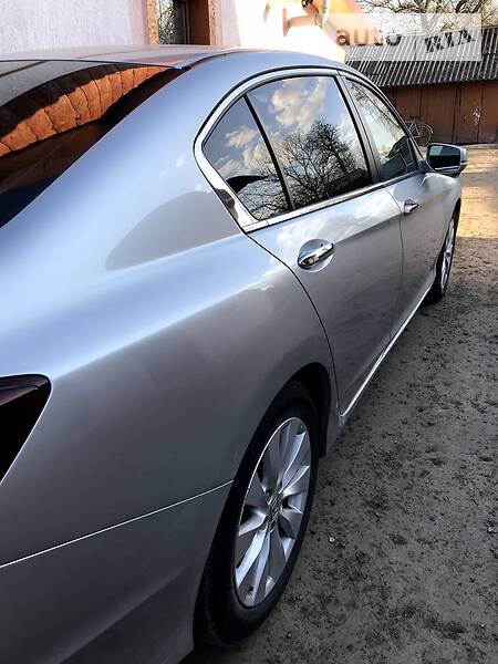 Седан Honda Accord 2013 в Києві