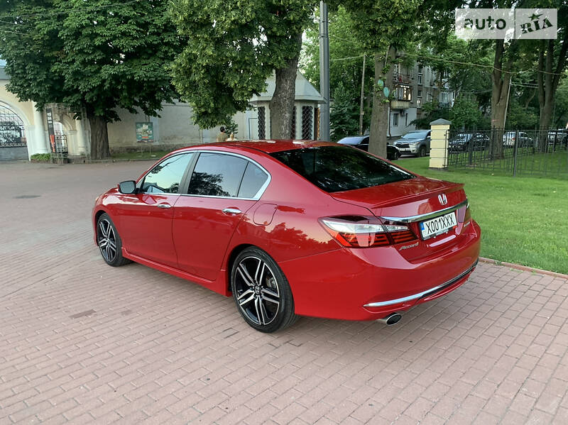 Седан Honda Accord 2016 в Києві