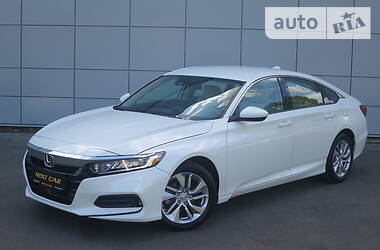 Седан Honda Accord 2018 в Киеве