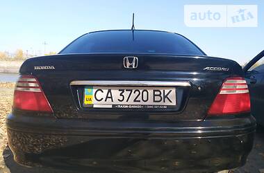 Седан Honda Accord 2001 в Каневе