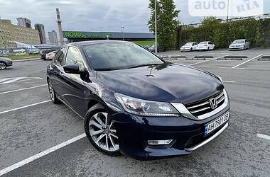 Седан Honda Accord 2015 в Киеве