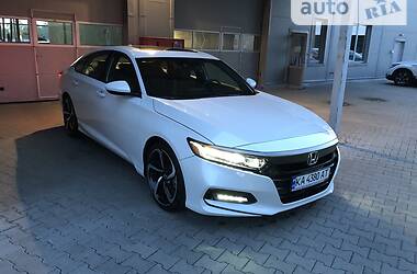 Седан Honda Accord 2019 в Киеве