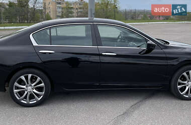 Седан Honda Accord 2015 в 