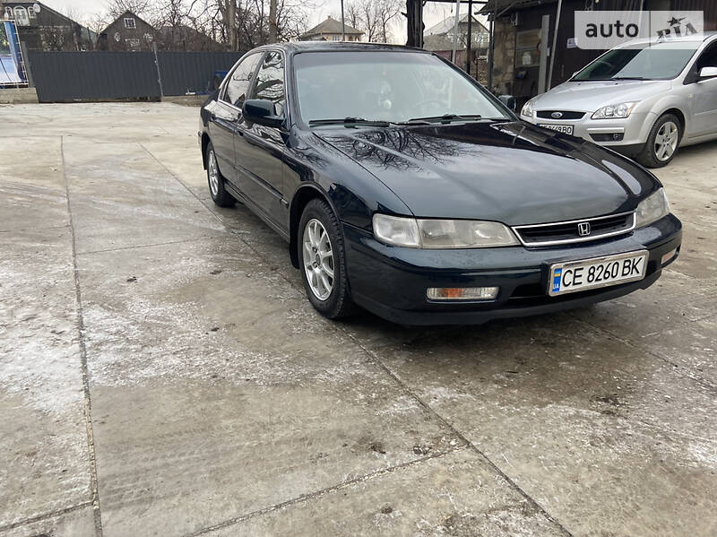 Седан Honda Accord 1996 в Черновцах