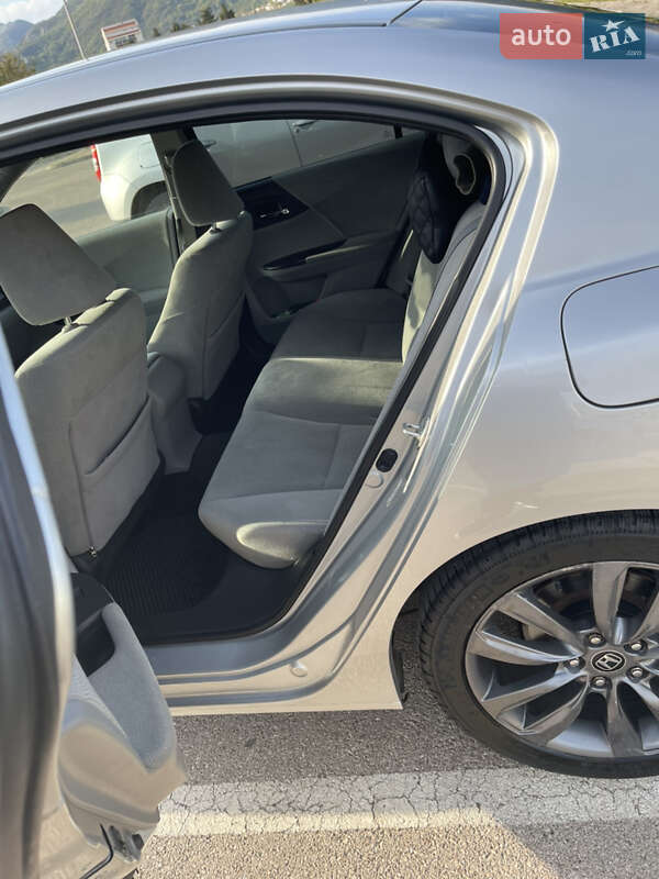 Седан Honda Accord 2013 в Черкассах
