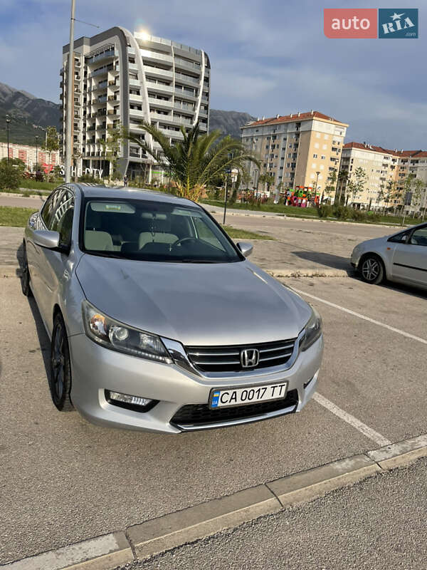 Седан Honda Accord 2013 в Черкассах
