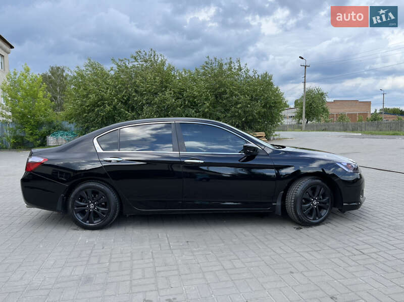 Седан Honda Accord 2015 в Цумани