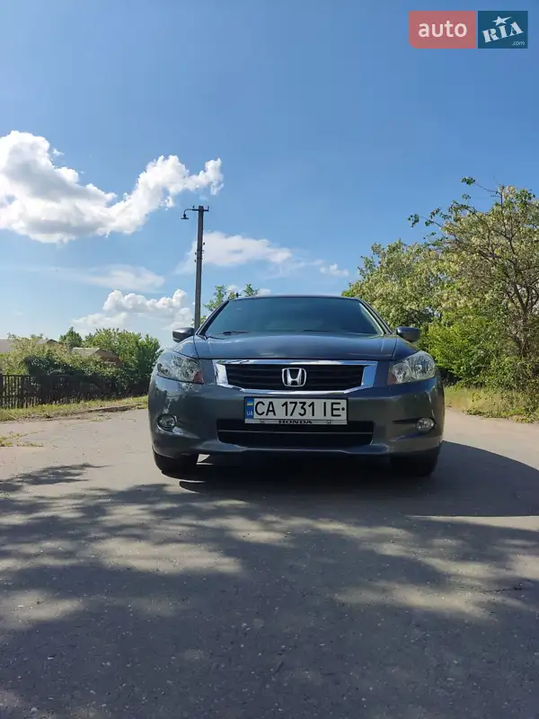 Седан Honda Accord 2012 в 