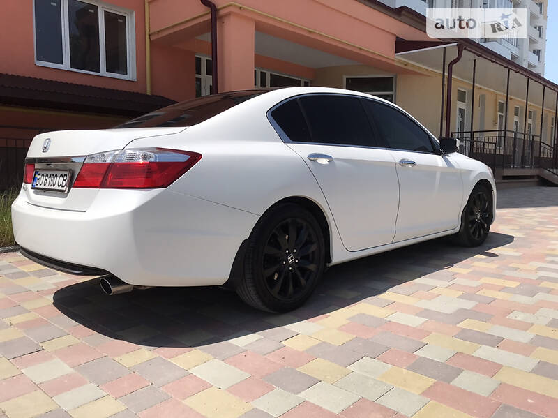 Седан Honda Accord 2013 в Тернополі