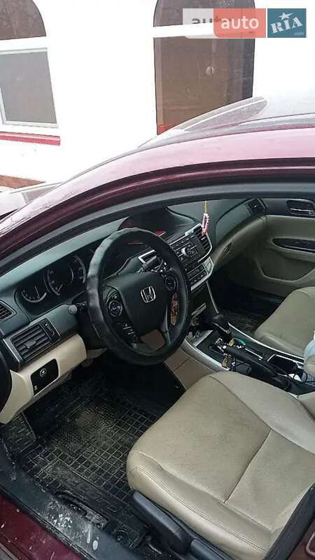 Седан Honda Accord 2013 в Тернополе