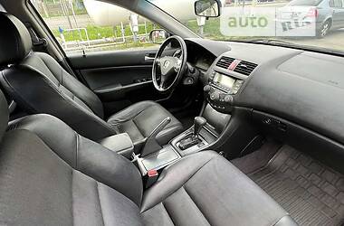 Седан Honda Accord 2005 в 