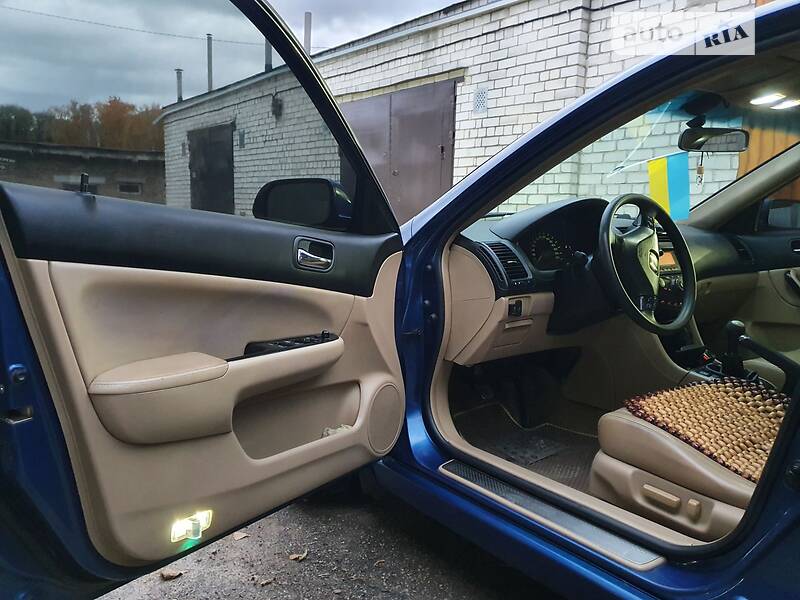 Седан Honda Accord 2004 в Чернигове