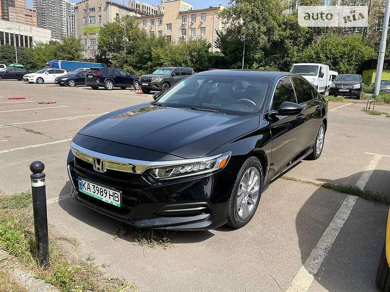 Седан Honda Accord 2018 в Киеве